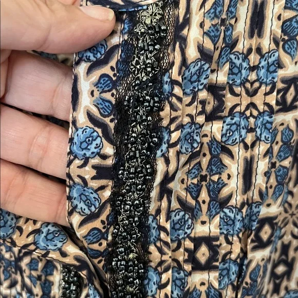 Dressbarn Blue and Tan Floral Blouse - Picture 4 of 6